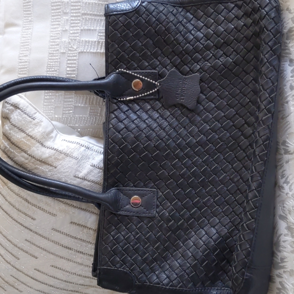 🎅Valerie Stevens black leather purse Excellent condition